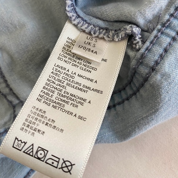 Cropped Utility Trucker Jacket lightweight denim - Picture 9 of 10